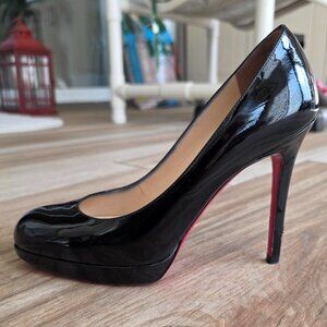 Christian Louboutin New Simple Black Patent Leather Pumps. Eur.35.5